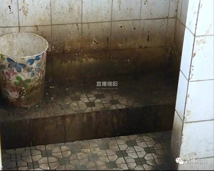 温州以前的厕所图片图片