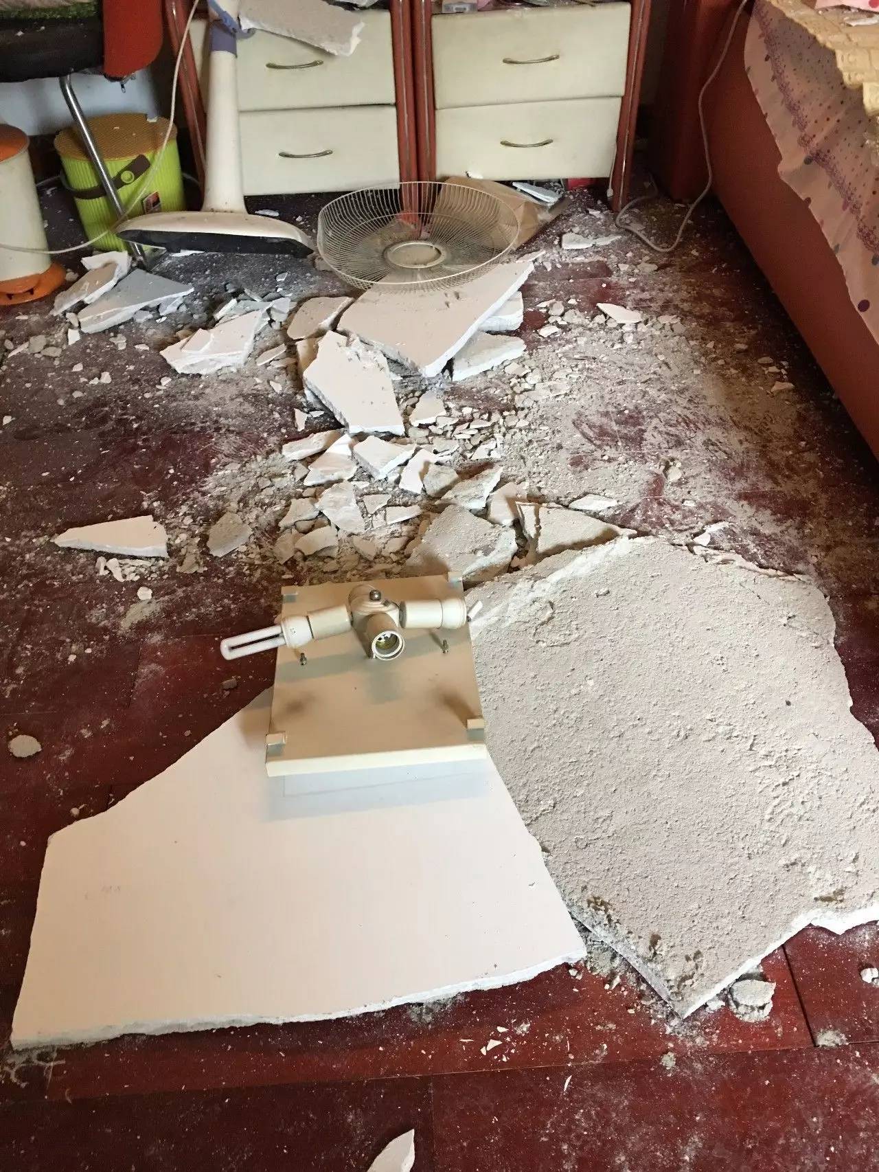 客厅被砸的真实照片图片