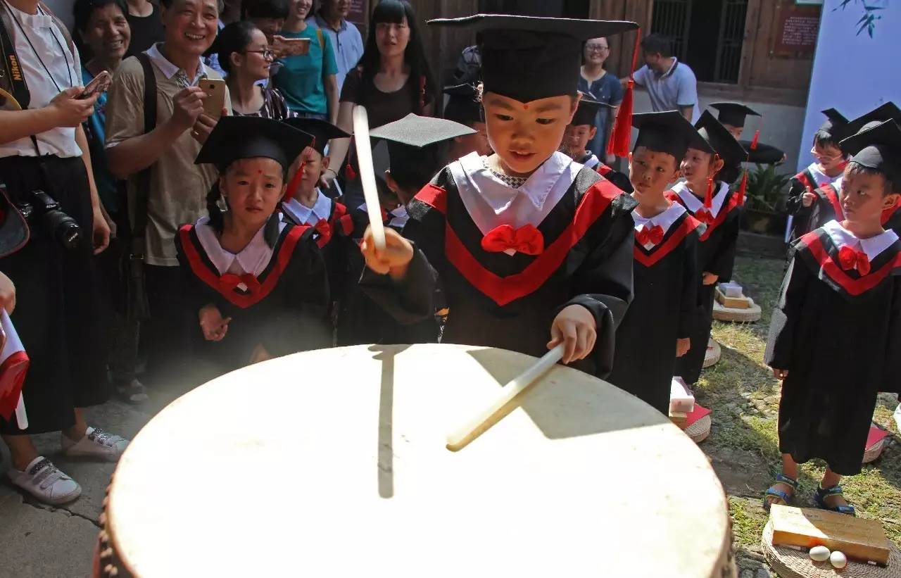 一场古韵飘香的"启蒙礼,在童第周故居举行,孩子们见证国学传统礼仪!