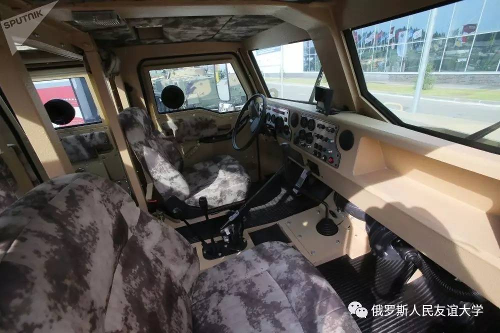 brdm2装甲车内部图片