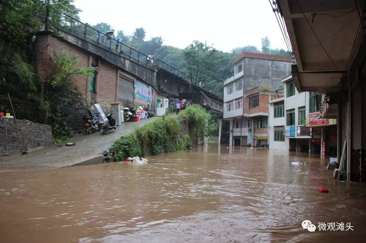 盐津突发洪水航拍滩头825洪水实况