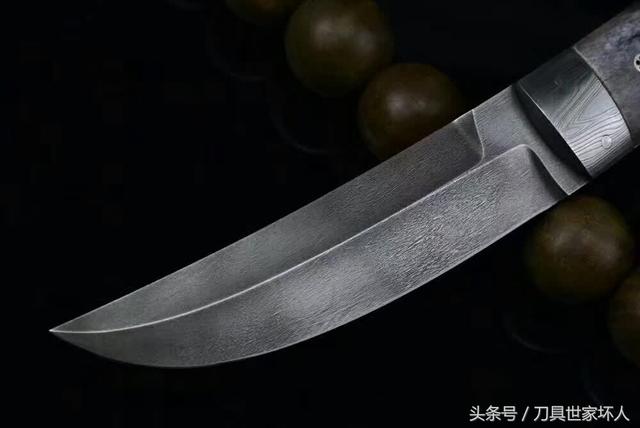 非常完美,风格硬朗,刀柄一体——古印度乌兹钢刀