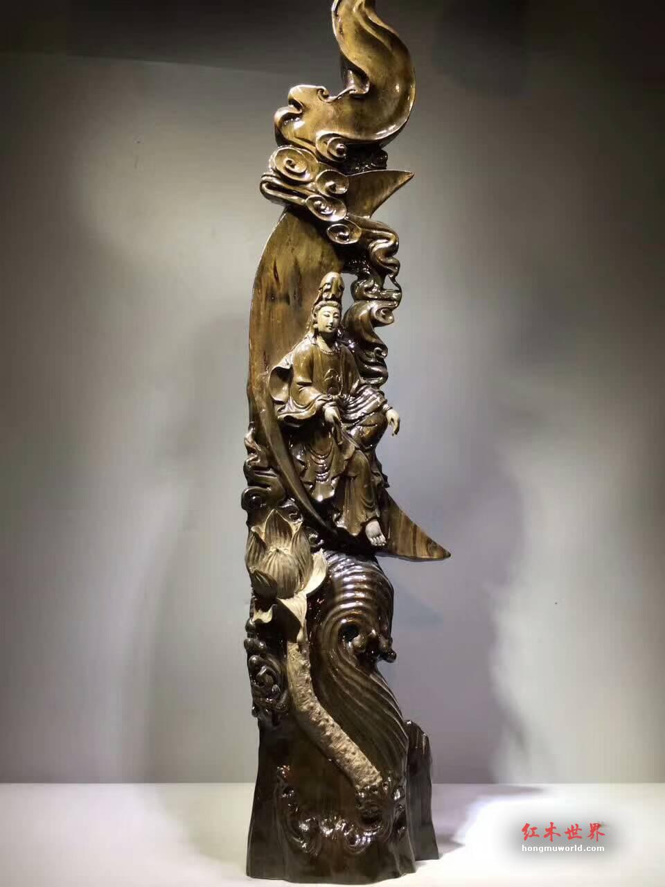 《自在觀音》霸氣根雕 金絲楠陰沉木打造肅穆中帶著自在