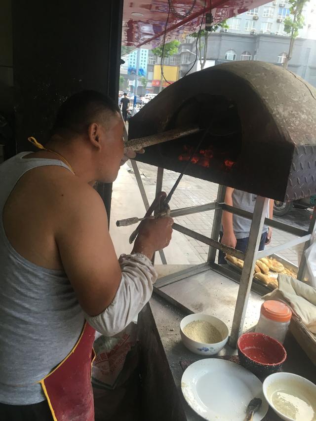 老式吊炉烧饼炉子图图片