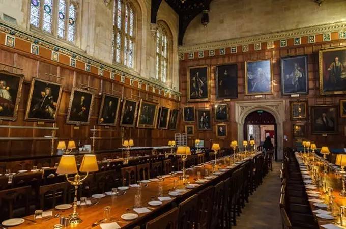 牛津大学基督教堂学院食堂早就因为哈利波特声名远扬了