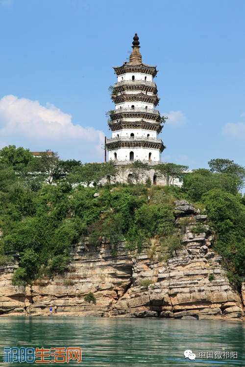 68米,坐落在祁阳县城东区的湘江之滨,祁阳师范和祁阳一中西侧,与著名