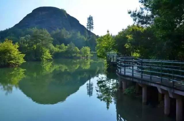 鹰潭龙虎山最美的风景在路上公路也能成网红