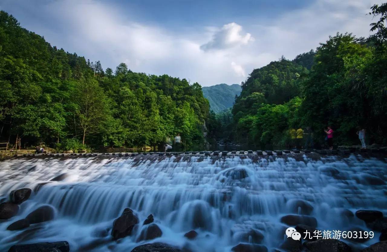 關鍵詞一:aaaa級石臺牯牛降是國家aaaa級旅遊風景區,首批國家級自然