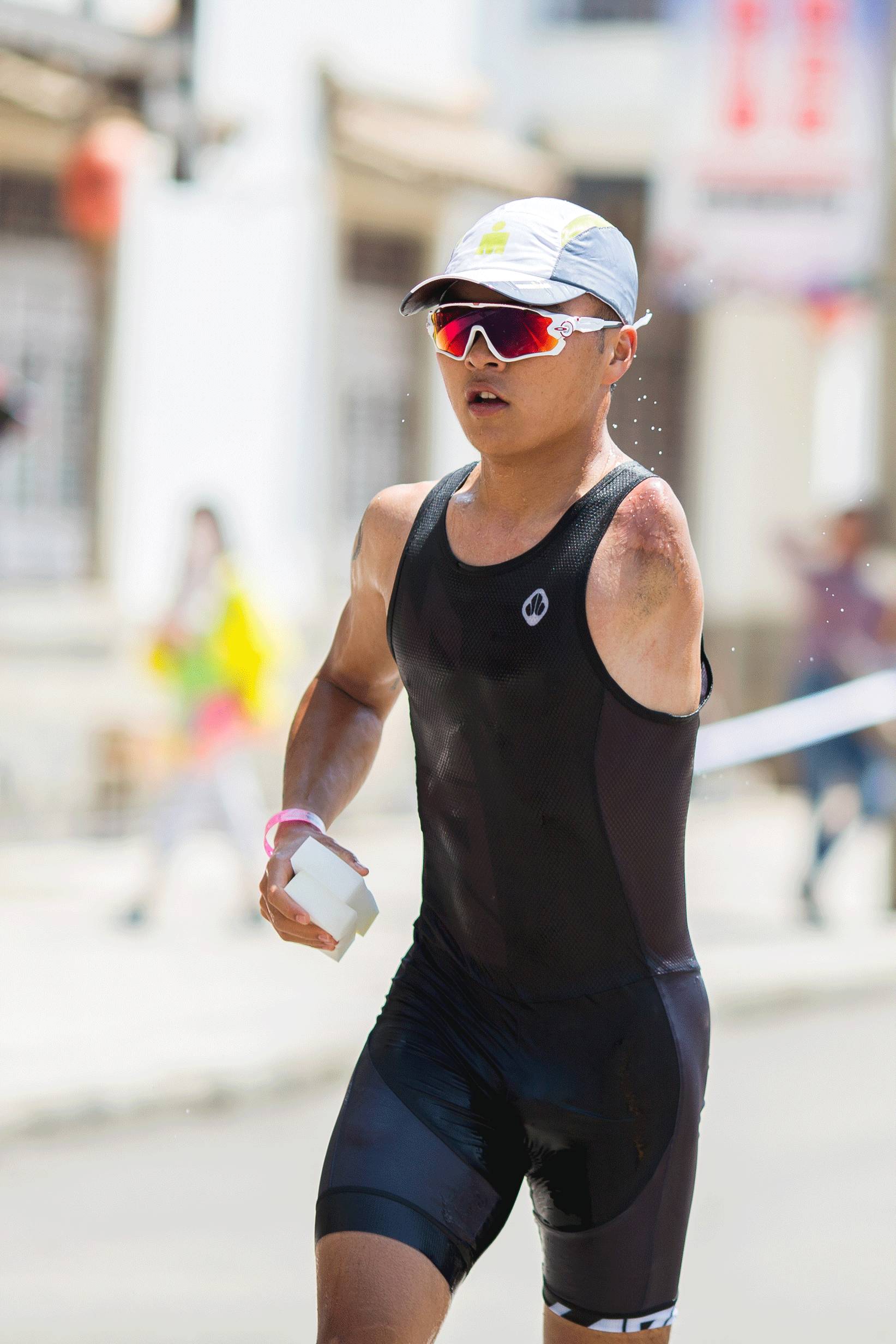 独臂与单腿运动员震撼ironman703曲靖站