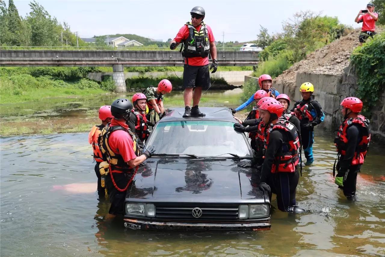 激流淺灘鍛蛟龍 江蘇消防部隊水域暨高空救援技術培訓班正在進行中