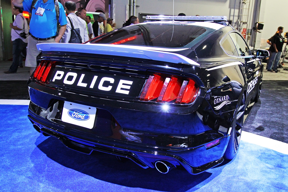 杜拜警车就缺这辆 dragg ford mustang