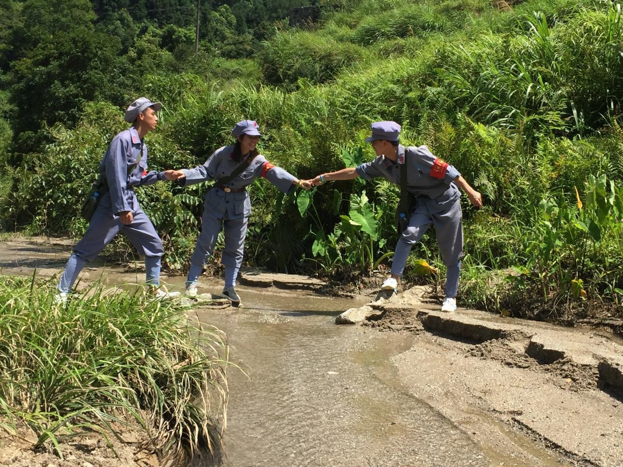 井冈山行纪 红军的一天