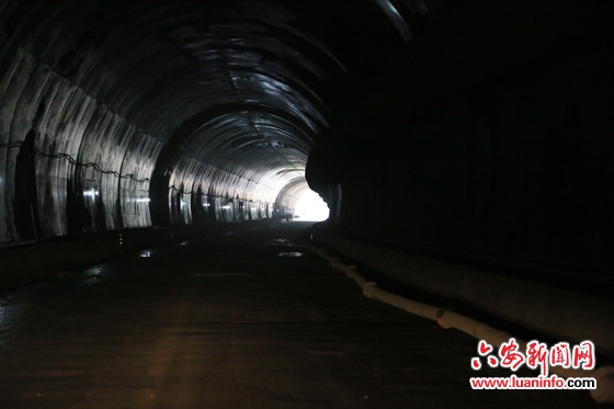 焦点下的时空——霍山县土地岭隧道施工现场掠影