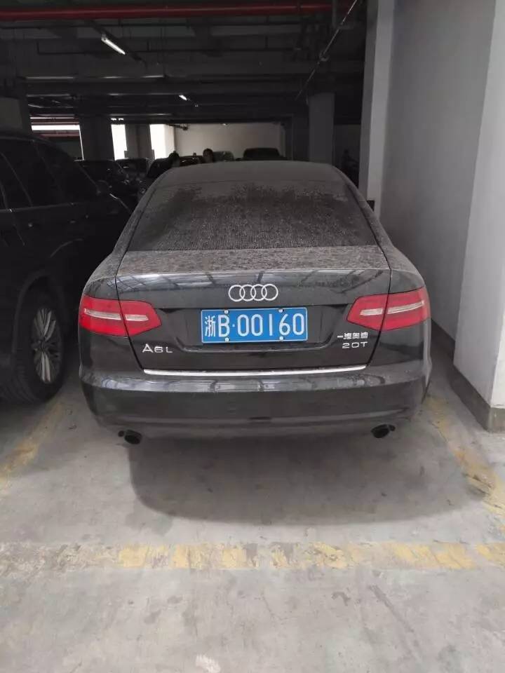 二手車出讓浙b00160奧迪牌二手車1輛不包括原車輛牌照