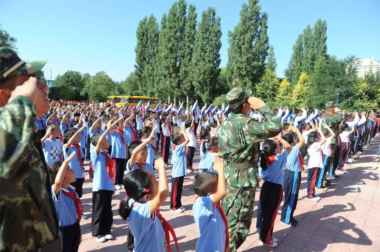 新疆八一中学图片