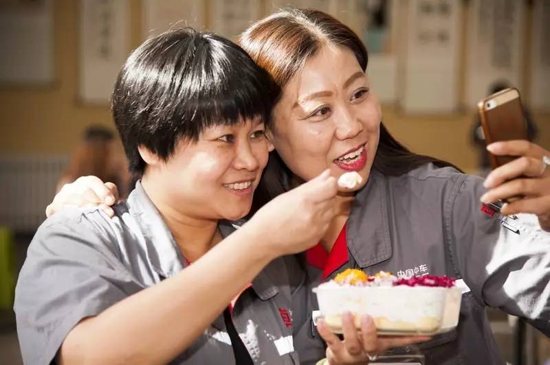 唯美食與愛不可辜負大同機車的女神們通過舒適的顏色搭配和舌尖綻放的