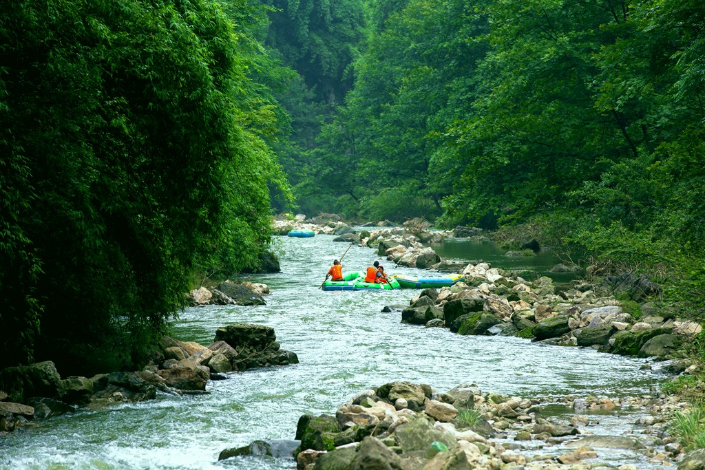 安宁青龙峡漂流图片