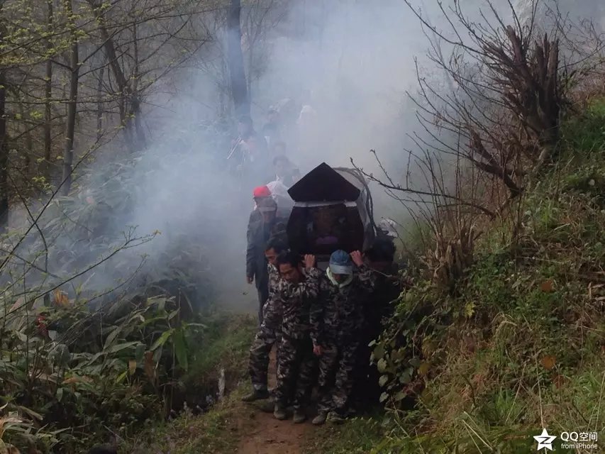 實拍農村土葬舊俗全過程