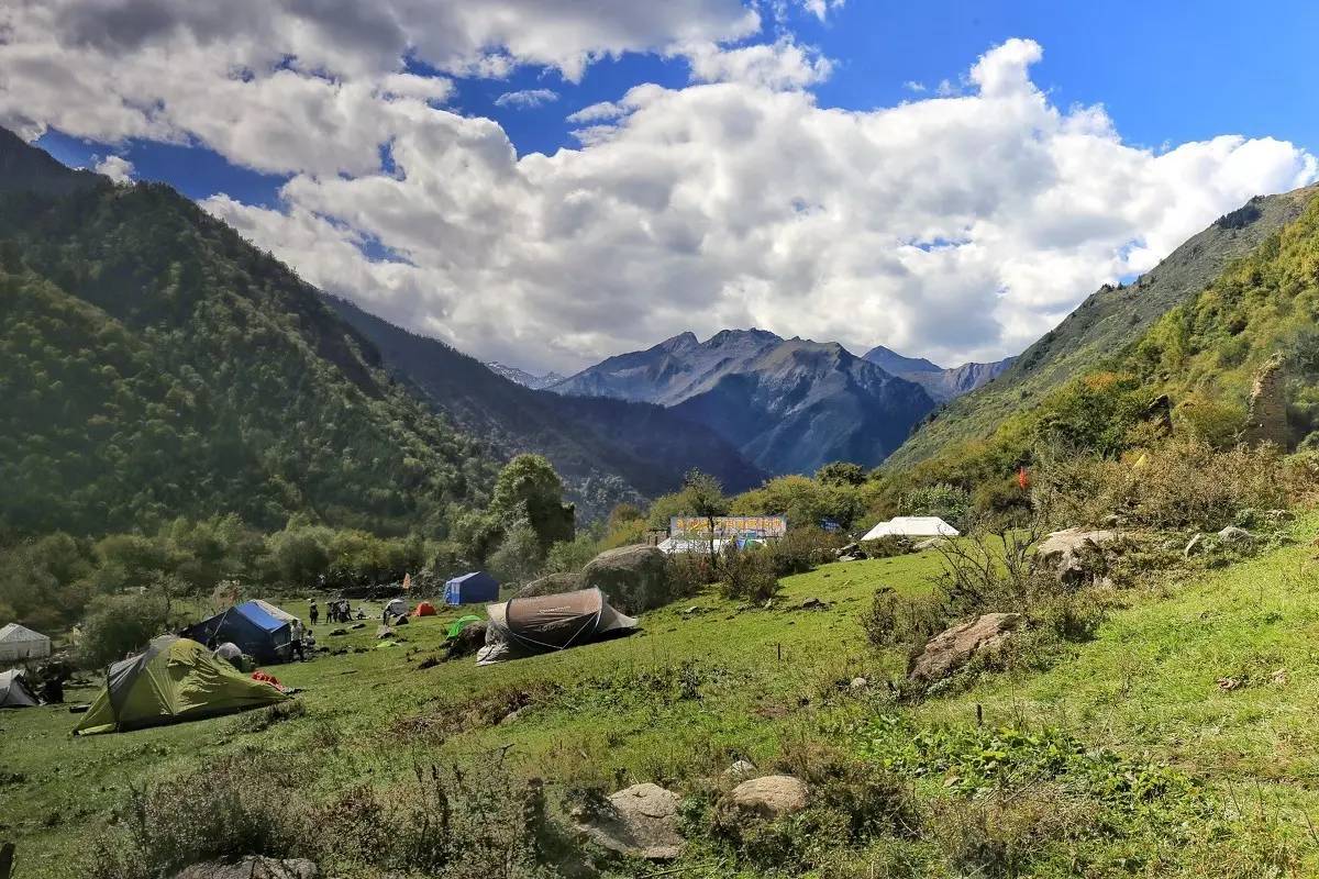 5平方公里,风景区除孟屯古堡外,主要风景点集中于上孟地区.