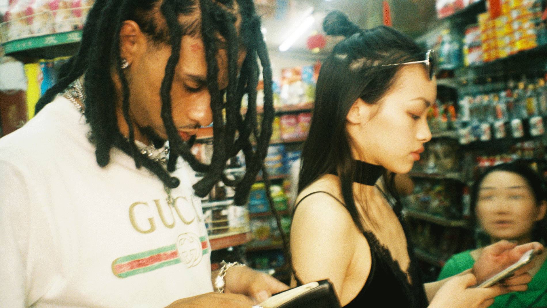 lexie 曾經參加過韓國的比賽,而 robb bank$ 是雷鬼音樂人 shaggy 的