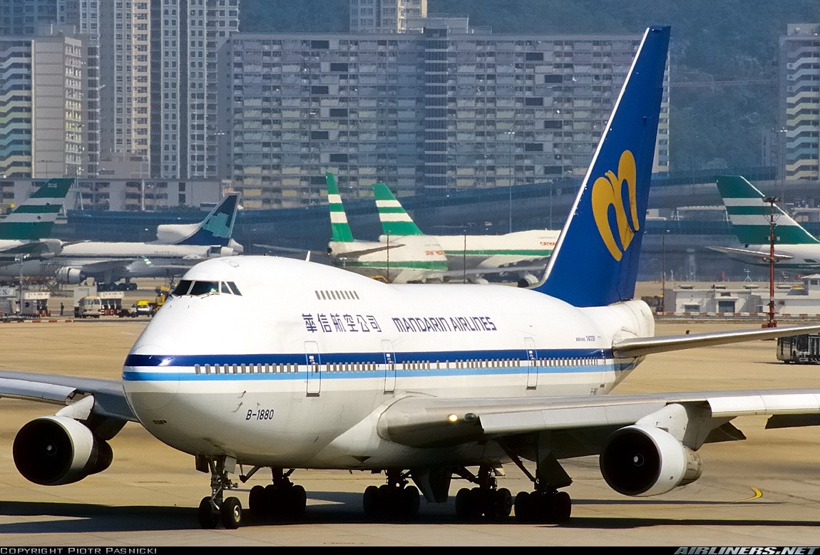 华信航空747图片