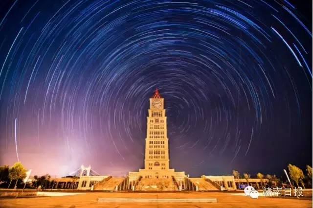 赣州和谐钟塔夜景图片