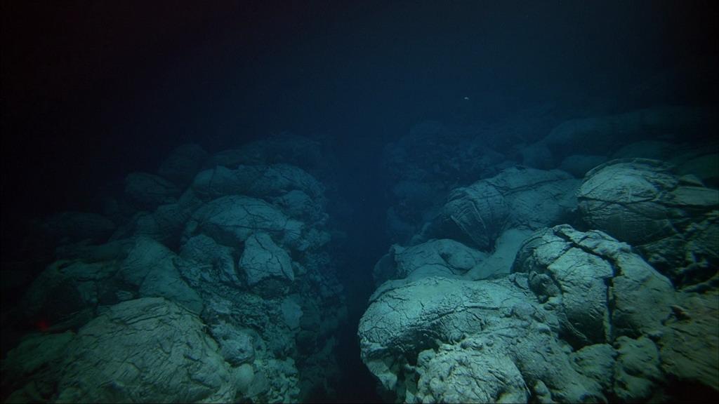 马里亚纳海沟 最深处图片