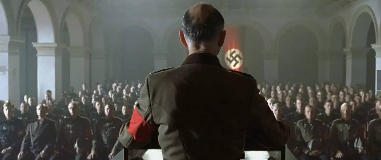 希特勒办公桌图片