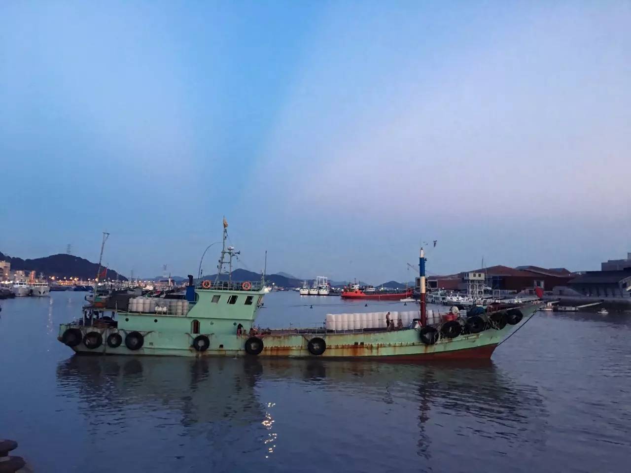 舟山东港码头图片