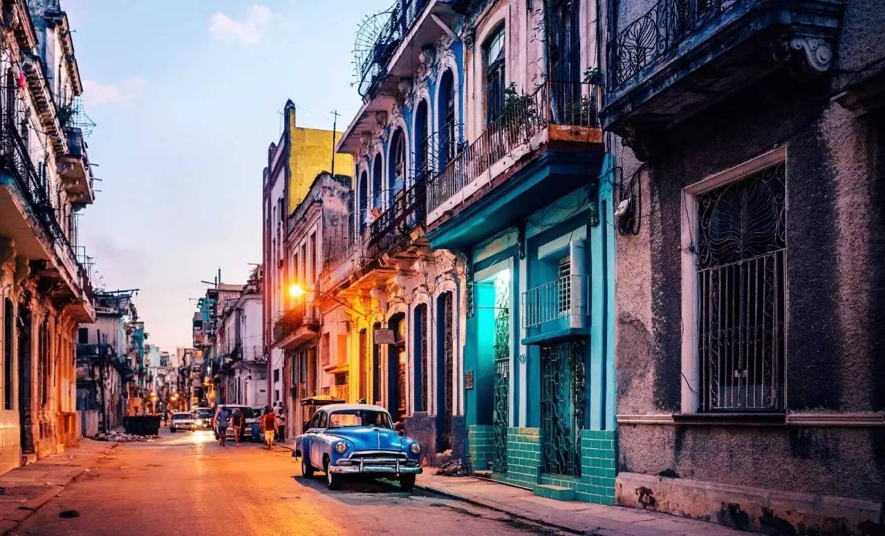 在古巴, 生活就是墙角的切·格瓦拉
