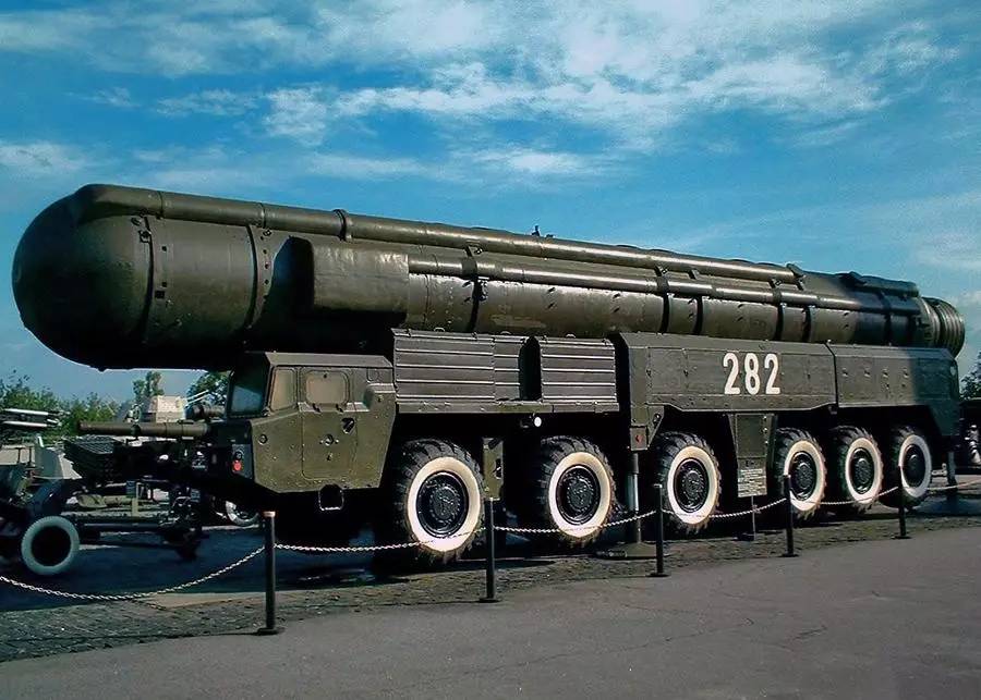 苏联导弹运输车图片