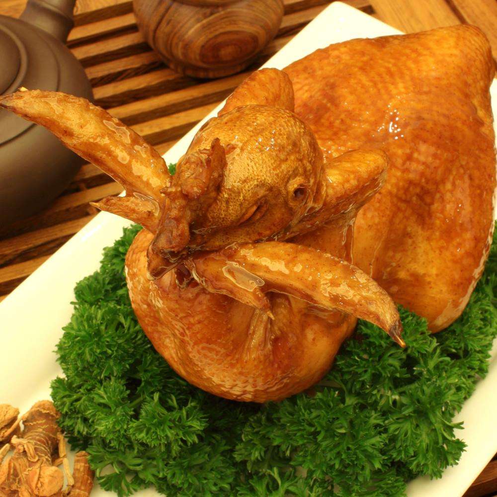 德州扒鸡是中国山东传统名吃,鲁菜经典