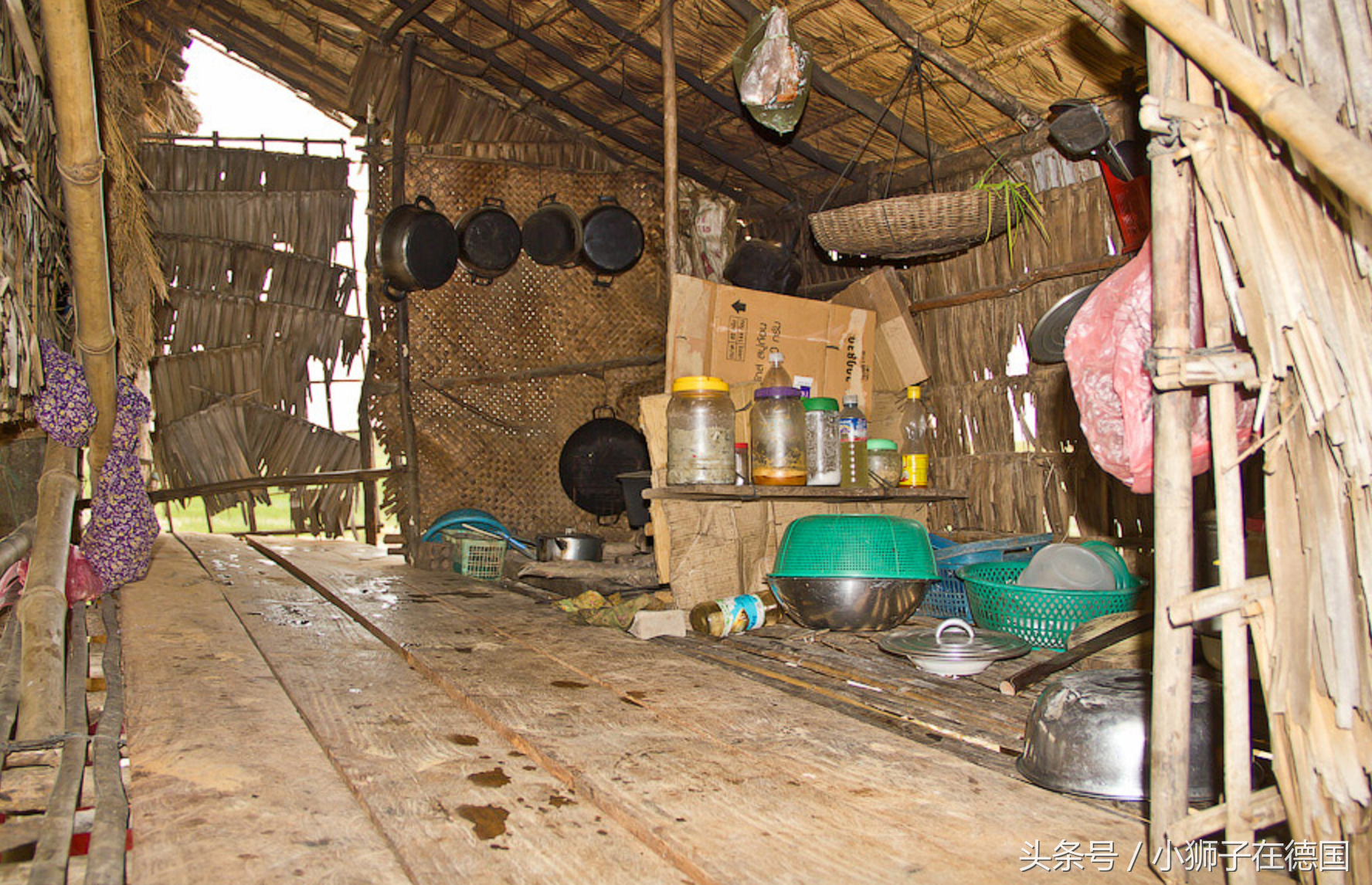 柬埔寨农村的真实生活最大的愿望是能住上砖瓦房
