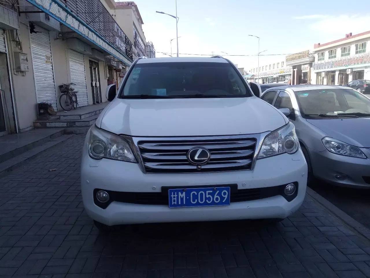 又一批驼乡不文明停车,来看车牌号,你熟悉吗?