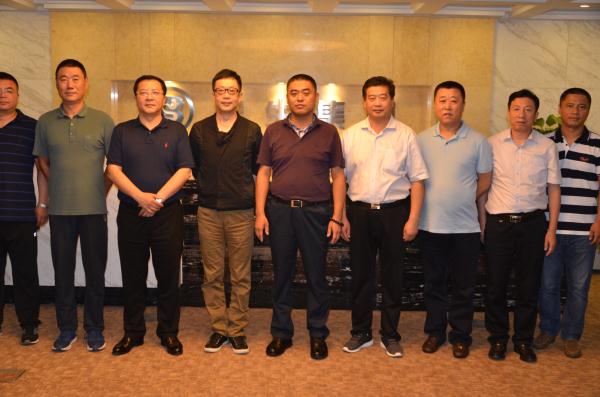 主任委员庞博夫在成都与到访的辽宁鞍山市台安政府代表团一行会面交流