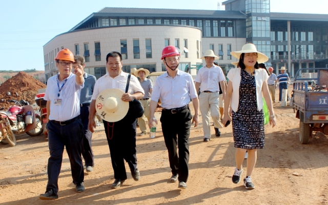 8月28日下午,省委教育工委委员,省教育厅副厅长杨慧文一行到共青城市