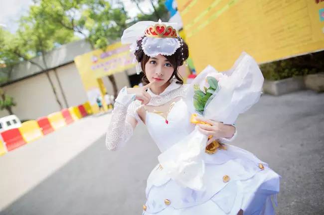 王者榮耀小喬純白花嫁cos,簡直美翻了