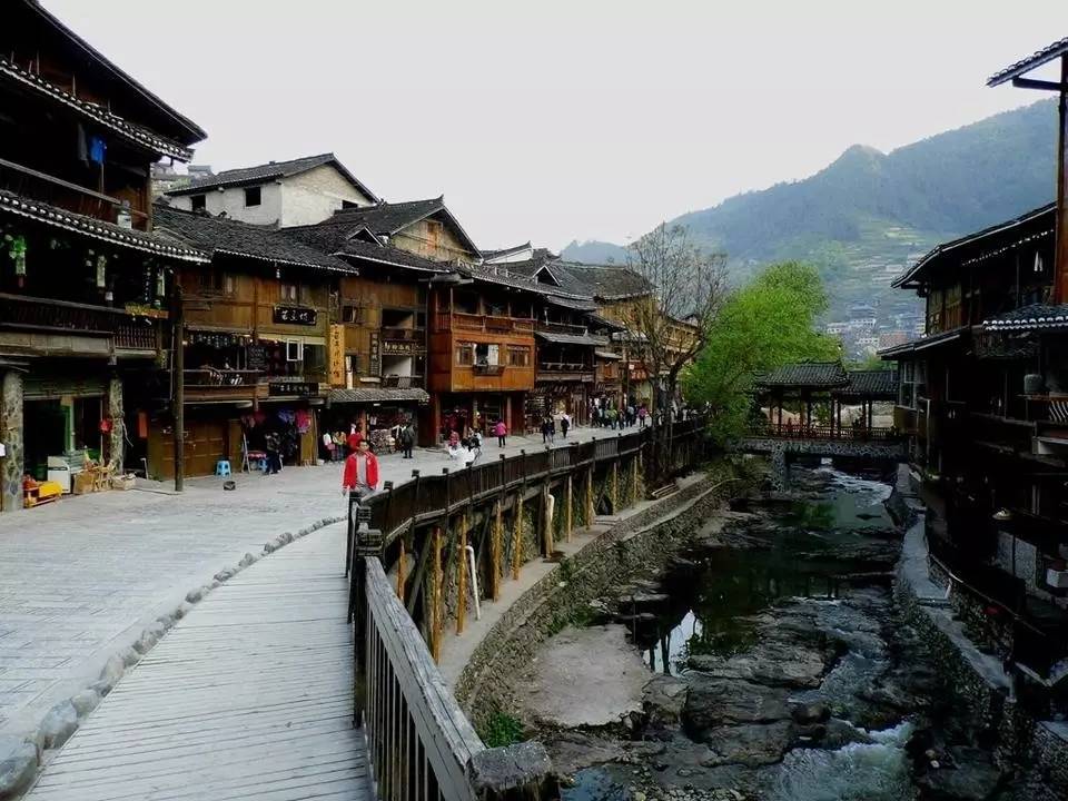 雷山縣西江千戶苗寨郎德苗寨施秉縣雲臺山杉木河鎮遠縣舞陽河青龍洞