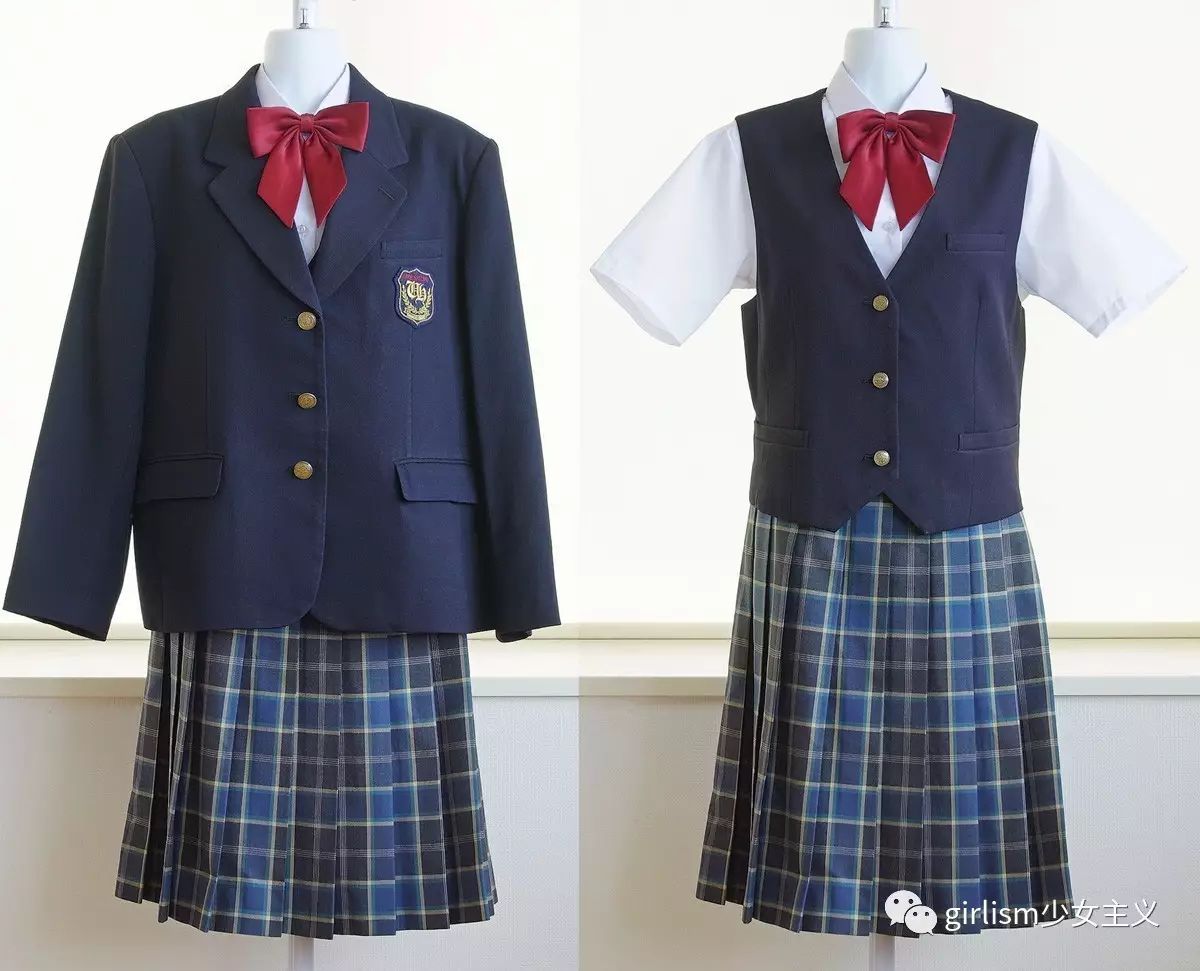 这套是小野学園女子中学校校服,颜色非常温柔～除了西装外套之外,还有