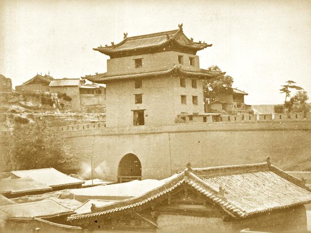 清朝乾隆二十九年(1764年)陕甘总督衙门自西安移至兰州,裁减甘肃