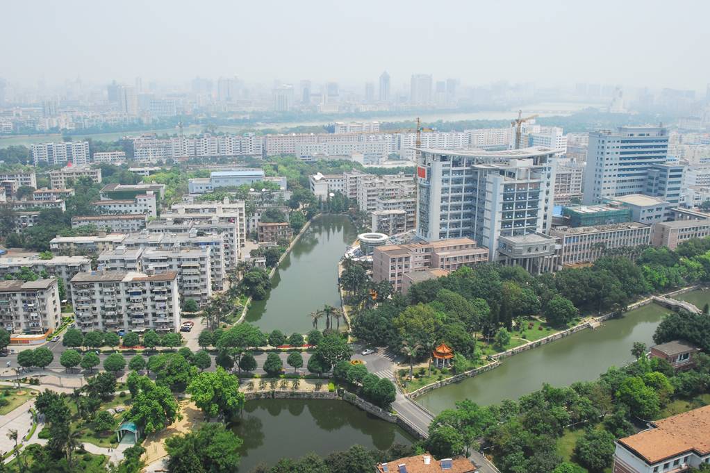 廣西醫科大學(guangxi medical university),坐落在具有