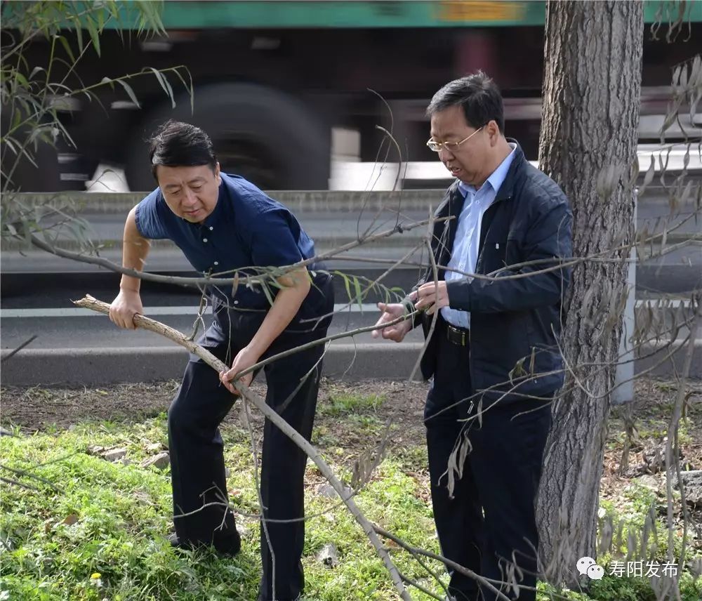 寿阳61头条郝鹏鸿在南燕竹镇调研严厉批评了南燕竹镇拆违治乱提质