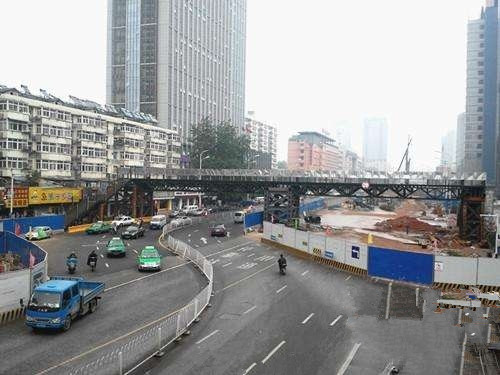 作業期間長江西路與梅山路,淠河路,官亭路交口將進行臨時交通封閉