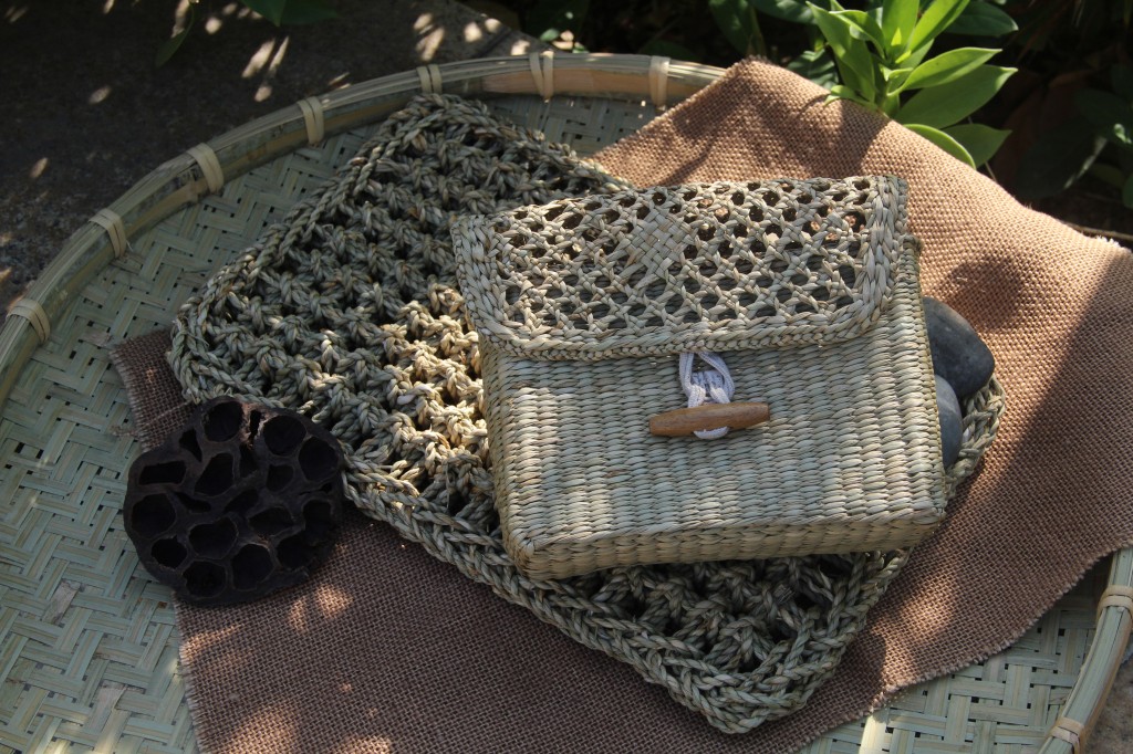 莞草编织有着2000多年历史的传统制作工艺