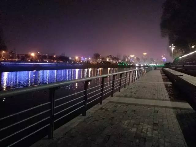 漯河彩虹桥夜景图片