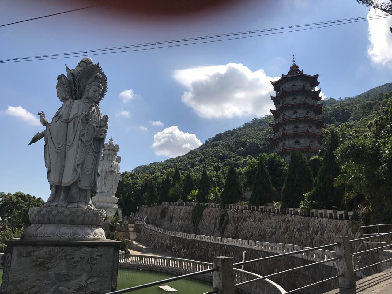 早将乐集中出发车赴连江,抵达后中餐,后赴【保福寺(游览1小时,后