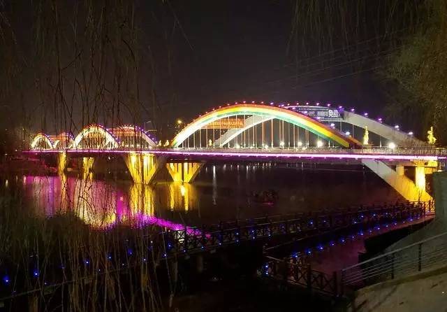 夜黑漯河彩虹桥你凭啥这么美