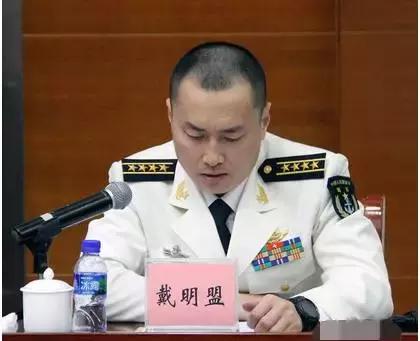 辽宁舰长回应美国航母舰长必须是舰载机飞行员为什么中国不是