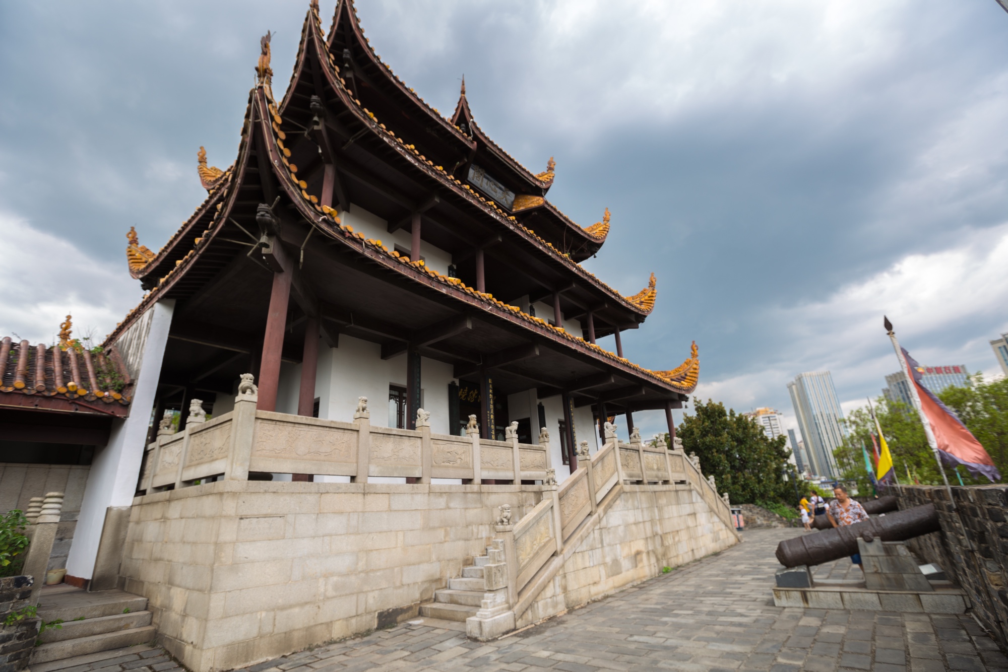 天心阁天心阁,长沙的标志性建筑,地处在长沙市中心地区东南角上,是