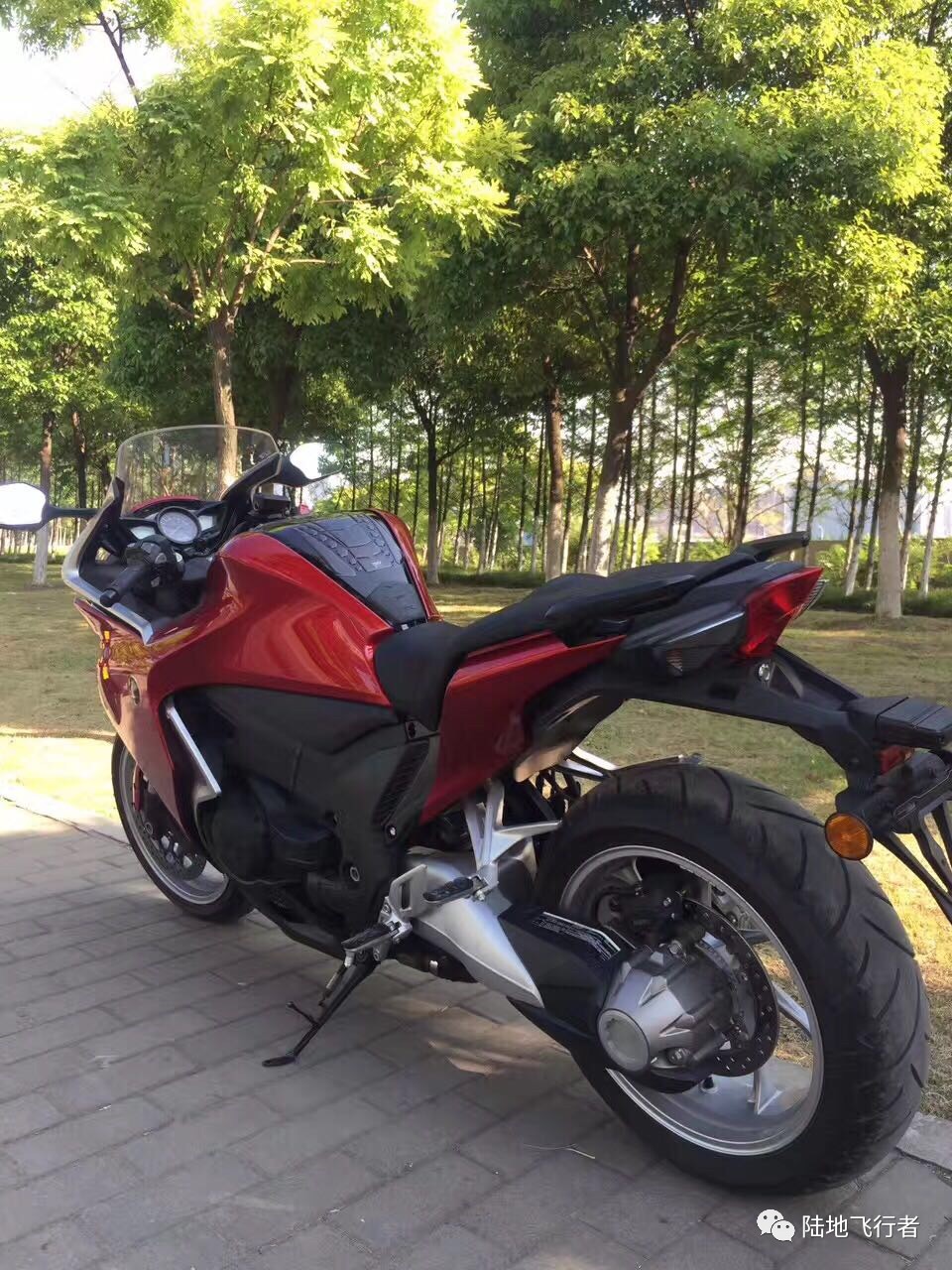 本田vfr1200f缺点图片